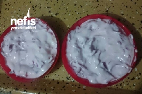 kirmizi-lahanali-yogurt-salatasi-500x333.jpg